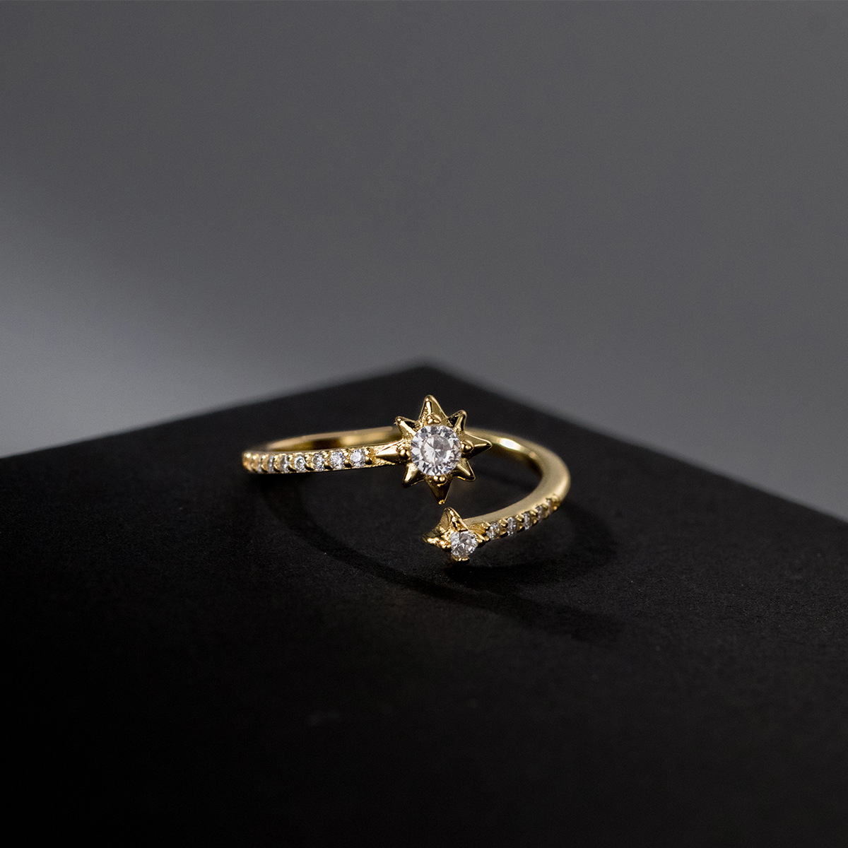 New in 925 Sterling Silver Zir - Statement Cocktail Ring 评论和价格
