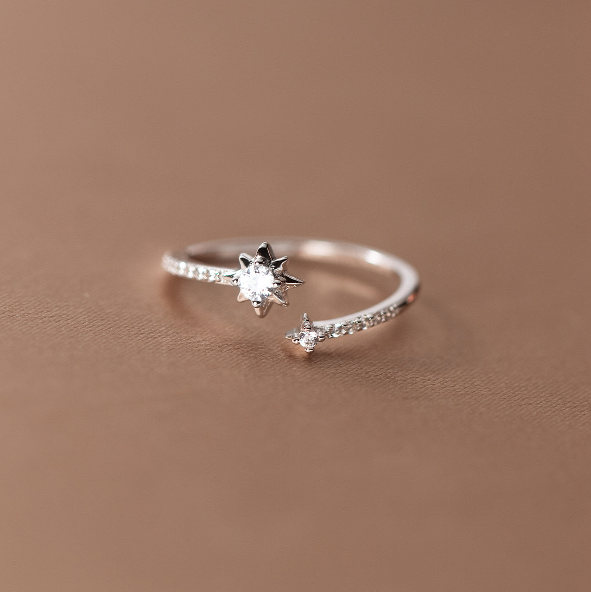 New in 925 Sterling Silver Zir - Statement Cocktail Ring 评论和价格